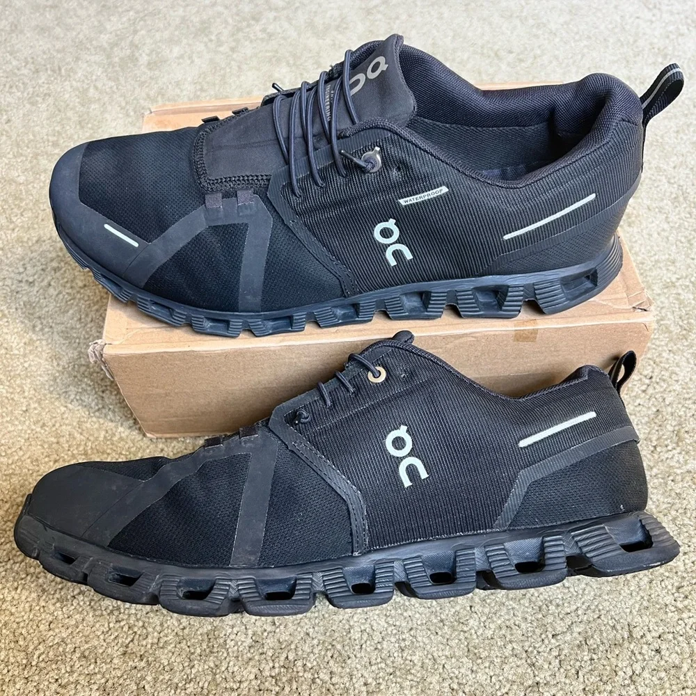 On Cloud 5 Waterproof Men’s Shoes Size 12 Black Performance Running Gently Used